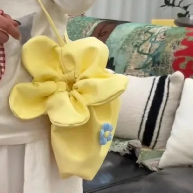 Women's 3D Flower Drawstring Crossbody Bag Fresh Solid Color Shoulder Bag Handbag Made of Soft Fabric
Women's 3D Flower Drawstring Crossbody Bag Fresh Solid Color Shoulder Bag Handbag Made of Soft Fabric