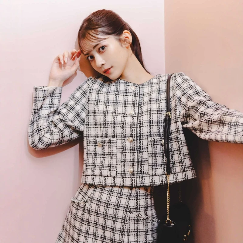Torowee 25 New Plaid Woolen Jacket Small Fragrance Style Outerwear Women's Short Coat Spring Season Other Material 100%
Torowee 25 New Plaid Woolen Jacket Small Fragrance Style Outerwear Women's Short Coat Spring Season Other Material 100%