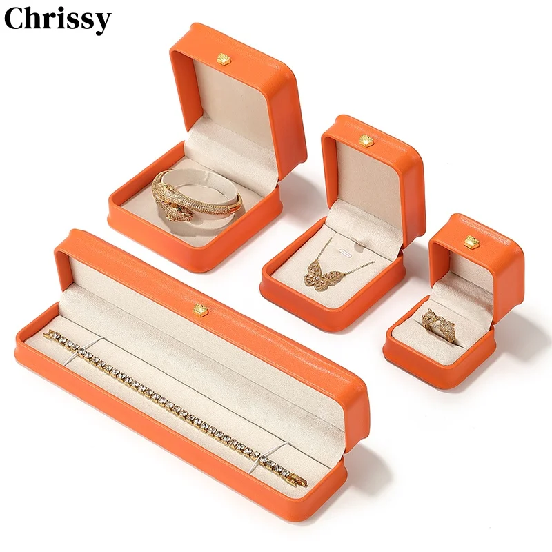 Round Corner Gold Buckle Jewelry Box Delicate Velvet Ring Box Necklace Bracelet Storage Box High-end Iron Jewelry Packaging Box
Round Corner Gold Buckle Jewelry Box Delicate Velvet Ring Box Necklace Bracelet Storage Box High-end Iron Jewelry Packaging Box