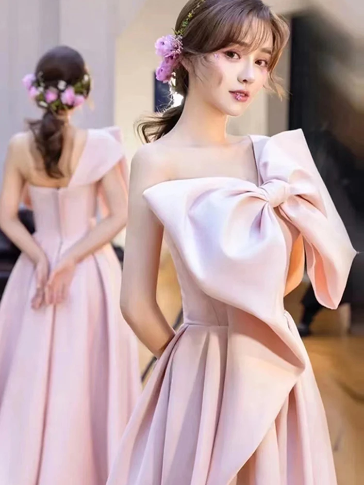 Pink Single Shoulder Long Satin Evening Gown Knot Engagement Wedding Reception Dress Korean Style Princess Skirt
Pink Single Shoulder Long Satin Evening Gown Knot Engagement Wedding Reception Dress Korean Style Princess Skirt