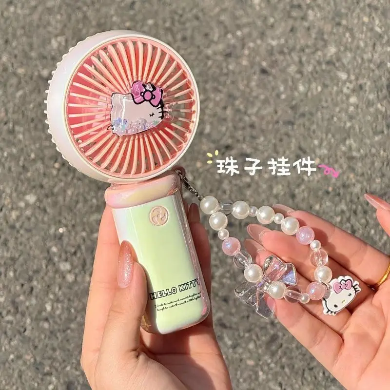 Новый портативный мини-вентилятор Hello Kitty Sanrio в стиле аниме, бесшумный, USB-перезаряжаемый, для студентов, персональный настольный вентилятор, мультяшный, кавайный
Новый портативный мини-вентилятор Hello Kitty Sanrio в стиле аниме, бесшумный, USB-перезаряжаемый, для студентов, персональный настольный вентилятор, мультяшный, кавайный