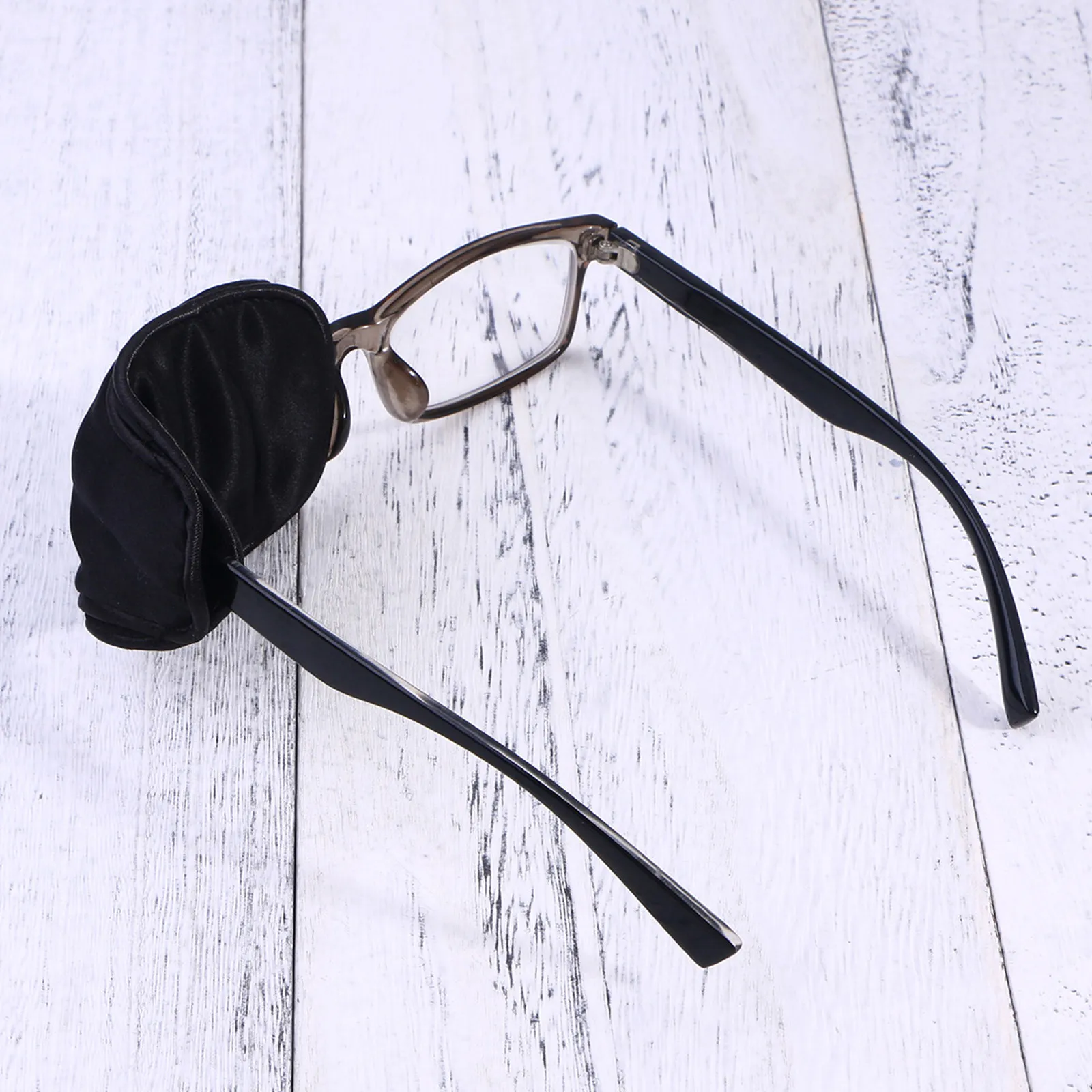 Silk Eye Patch for Adults Black Hypoallergenic Comfortable for Eyeglasses Lazy Eye Training Amblyopia Strabismus Vision Care
Silk Eye Patch for Adults Black Hypoallergenic Comfortable for Eyeglasses Lazy Eye Training Amblyopia Strabismus Vision Care