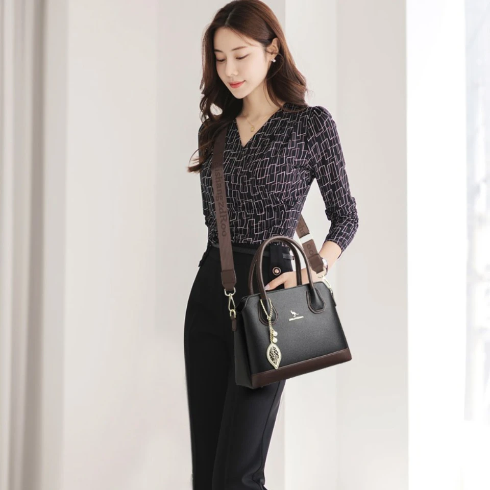 Роскошная женская сумка через плечо, 3-слойная, дизайнерская, из высококачественной искусственной кожи, однотонная, вместительная, сумка-кроссбоди.
Роскошная женская сумка через плечо, 3-слойная, дизайнерская, из высококачественной искусственной кожи, однотонная, вместительная, сумка-кроссбоди.