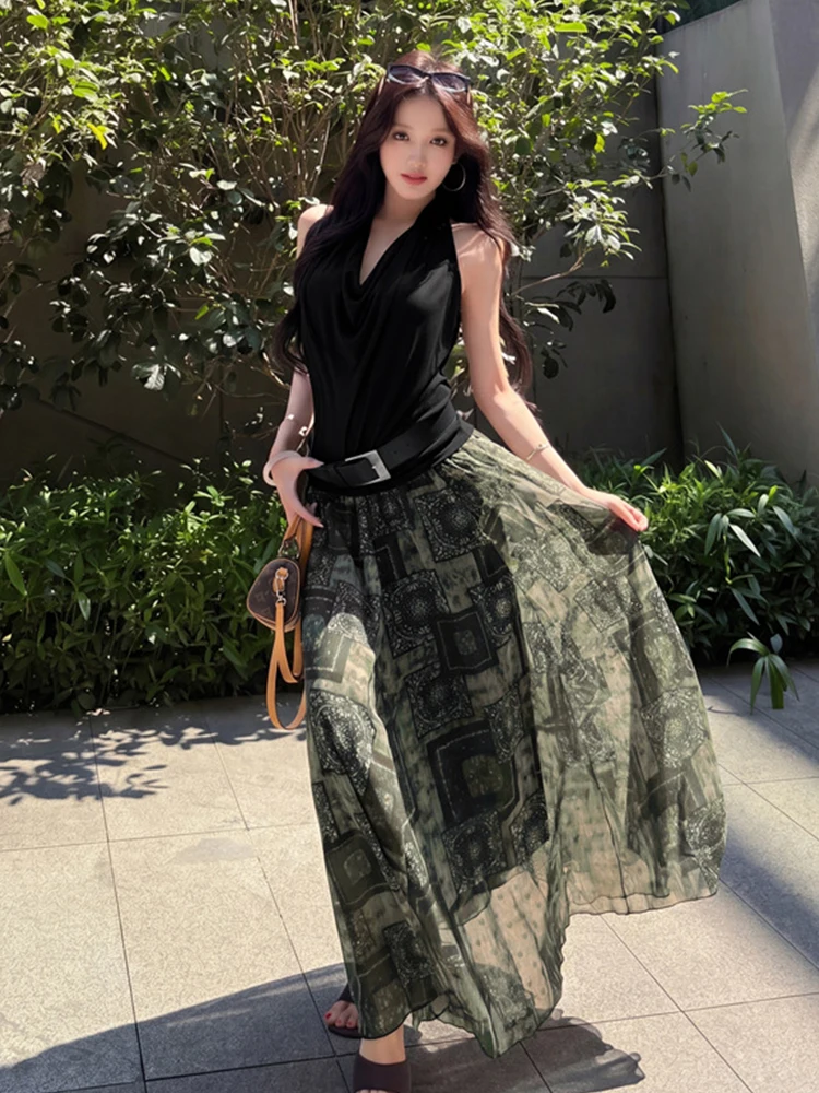 Elegant 2 Piece Outfit Women Sexy Halter Backless Tops And Retro Print Belt A-Line Maxi Skirt Summer Elegant Beach Vacation Set
Elegant 2 Piece Outfit Women Sexy Halter Backless Tops And Retro Print Belt A-Line Maxi Skirt Summer Elegant Beach Vacation Set