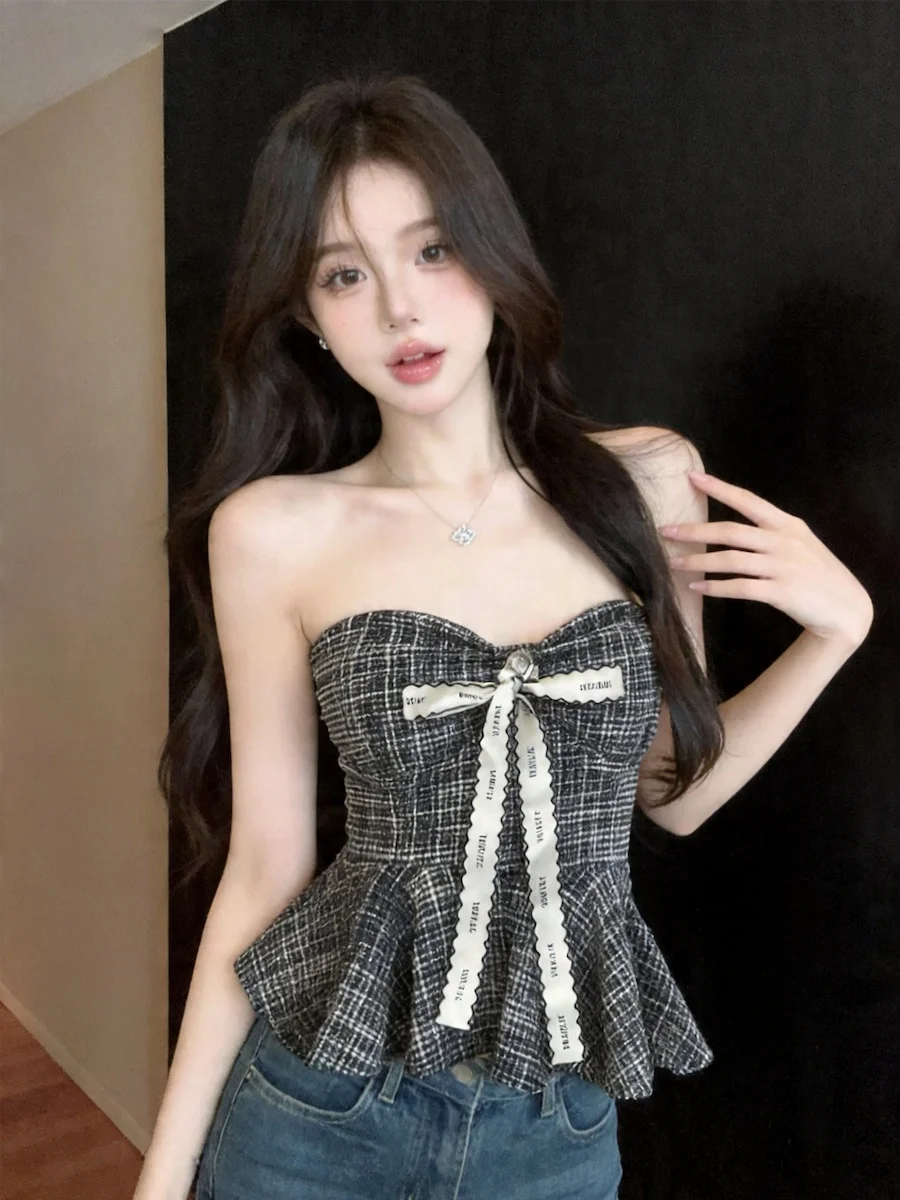 Summer Thai Style Sexy Sweet And Spicy Girl Small Fragrance Wind Neck Hanging Strap Vest Women's Outerwear One Shoulder Bared...
Summer Thai Style Sexy Sweet And Spicy Girl Small Fragrance Wind Neck Hanging Strap Vest Women's Outerwear One Shoulder Bared...
