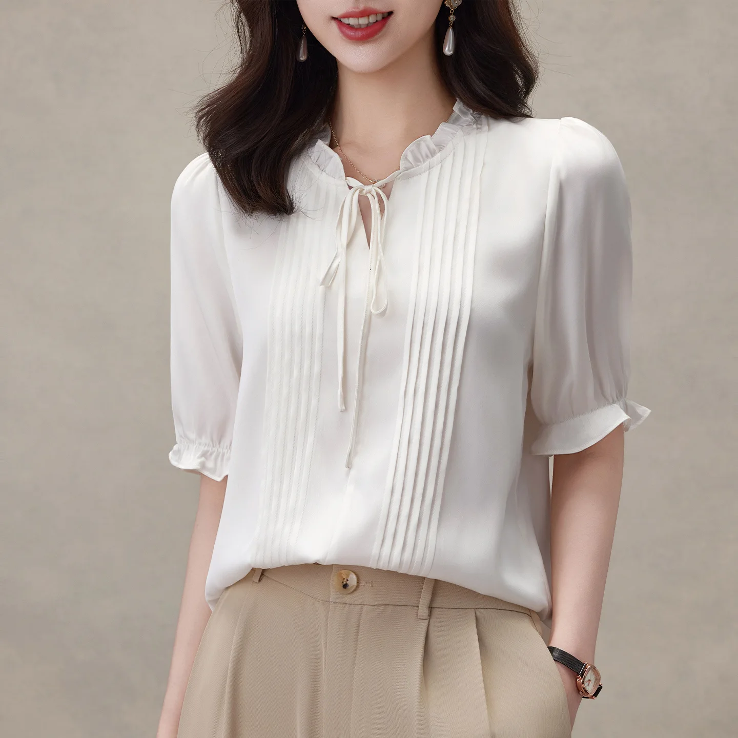 Women's Solid Color Double Crepe Silk Top Short Sleeve 2026 Summer New Ruffle Neck Tie Front Mulberry Silk Blouse
Women's Solid Color Double Crepe Silk Top Short Sleeve 2026 Summer New Ruffle Neck Tie Front Mulberry Silk Blouse