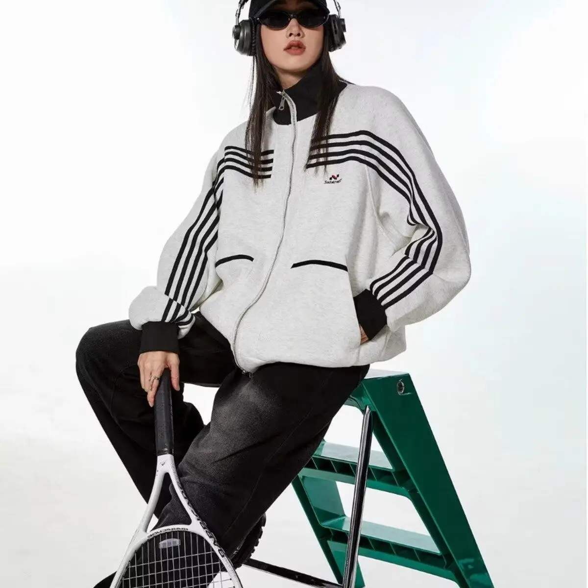 Американская бейсбольная куртка-бомбер для мужчин, утепленная, модная, в полоску, спортивная куртка для подростков, верхняя одежда в стиле пэчворк
Американская бейсбольная куртка-бомбер для мужчин, утепленная, модная, в полоску, спортивная куртка для подростков, верхняя одежда в стиле пэчворк