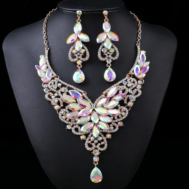 Accessories exaggerated retro necklace set female luxury crystal banquet dress accessories collarbone chain manufacturer
Accessories exaggerated retro necklace set female luxury crystal banquet dress accessories collarbone chain manufacturer