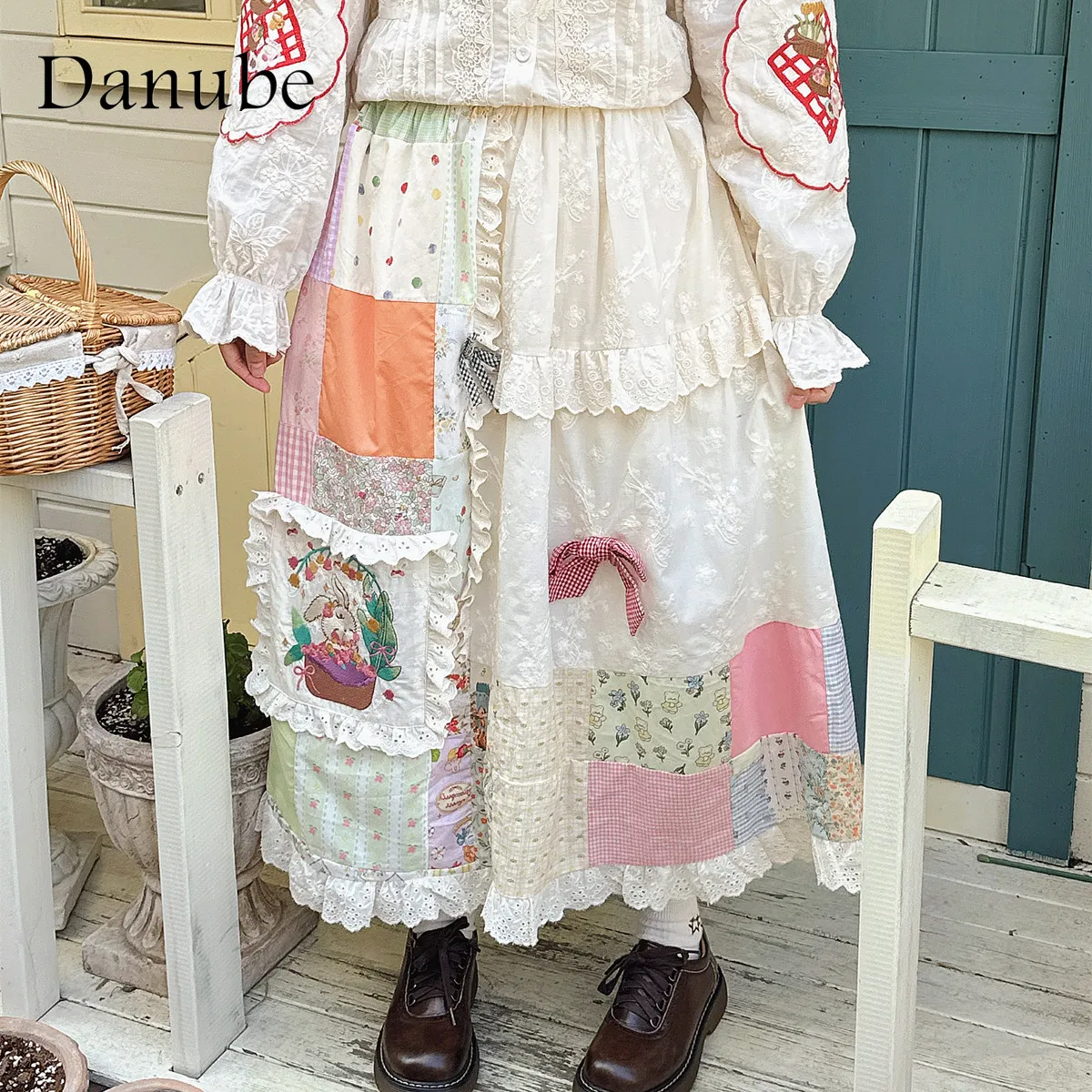 Vintage Flower Embroidery Patchwork Skirt For Women Japanese Mori Ruffled High Waist Cotton Linen Skirt Casual Loose Midi Skirt
Vintage Flower Embroidery Patchwork Skirt For Women Japanese Mori Ruffled High Waist Cotton Linen Skirt Casual Loose Midi Skirt