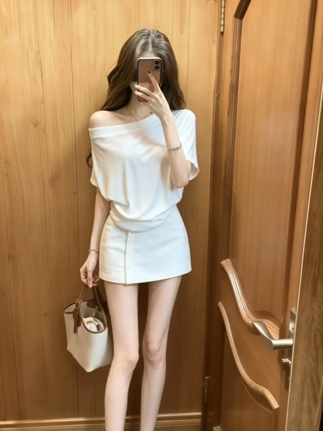 White Asymmetrical Shoulder Bared Short Sleeve T Shirt Women's Summer New High Waist Slimming Versatile Half Skirt Two Piece Set
White Asymmetrical Shoulder Bared Short Sleeve T Shirt Women's Summer New High Waist Slimming Versatile Half Skirt Two Piece Set