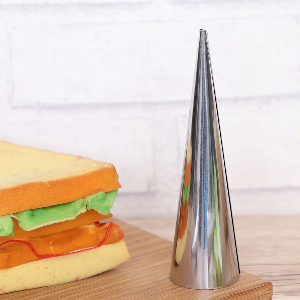 6 Stainless Steel Cream Horn Molds 14cm Easy to Use Clean Bake Pastry Tools Cake Baking Mold Horn Shaped Pastries
6 Stainless Steel Cream Horn Molds 14cm Easy to Use Clean Bake Pastry Tools Cake Baking Mold Horn Shaped Pastries
