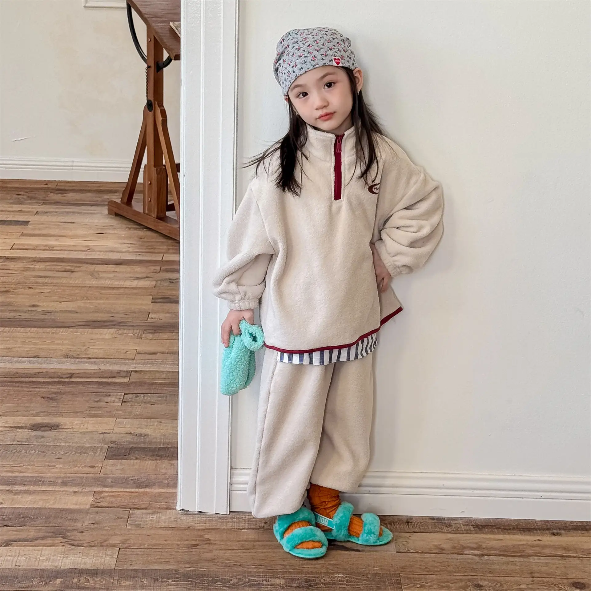 2025 Winter New Children Warm Clothes Set Boys Girls Fleece Sweatshirt + Pants 2pcs Suit Kids Plus Velvet Thick Sports Outfits
2025 Winter New Children Warm Clothes Set Boys Girls Fleece Sweatshirt + Pants 2pcs Suit Kids Plus Velvet Thick Sports Outfits