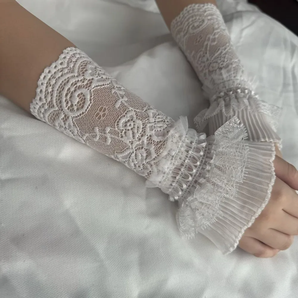 Lace Trim Lace Arm Sleeves Mesh Floral Embroidered Fingerless Gloves See-Through Ruffle Cuffs Decorative Gloves Prom Photography
Lace Trim Lace Arm Sleeves Mesh Floral Embroidered Fingerless Gloves See-Through Ruffle Cuffs Decorative Gloves Prom Photography