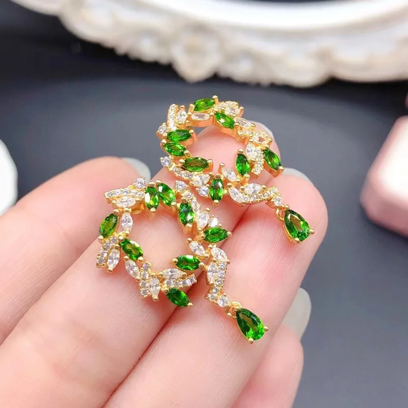 Natural Chrome Diopside Earrings for Party 16 Pieces Total 1.2ct VVS Grade Diopside 925 Silver Earrings with Gold Plating
Natural Chrome Diopside Earrings for Party 16 Pieces Total 1.2ct VVS Grade Diopside 925 Silver Earrings with Gold Plating