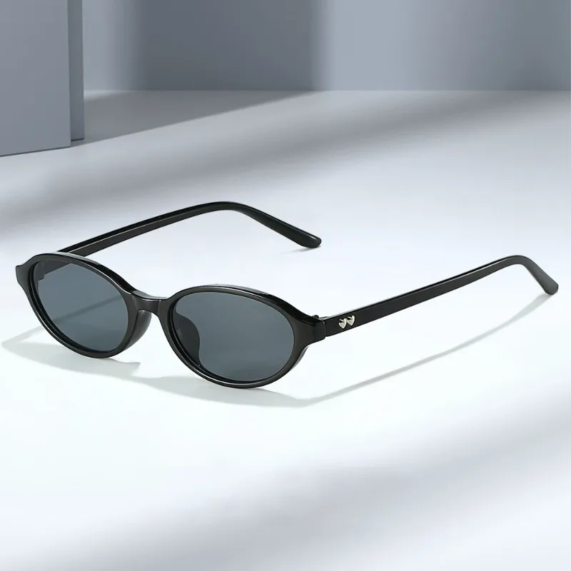 Retro Small Oval Sunglasses Women Brand Design Ladies Stylish Eyewear Shades UV400 Heart-shaped Accessories Trendy Eyewear
Retro Small Oval Sunglasses Women Brand Design Ladies Stylish Eyewear Shades UV400 Heart-shaped Accessories Trendy Eyewear