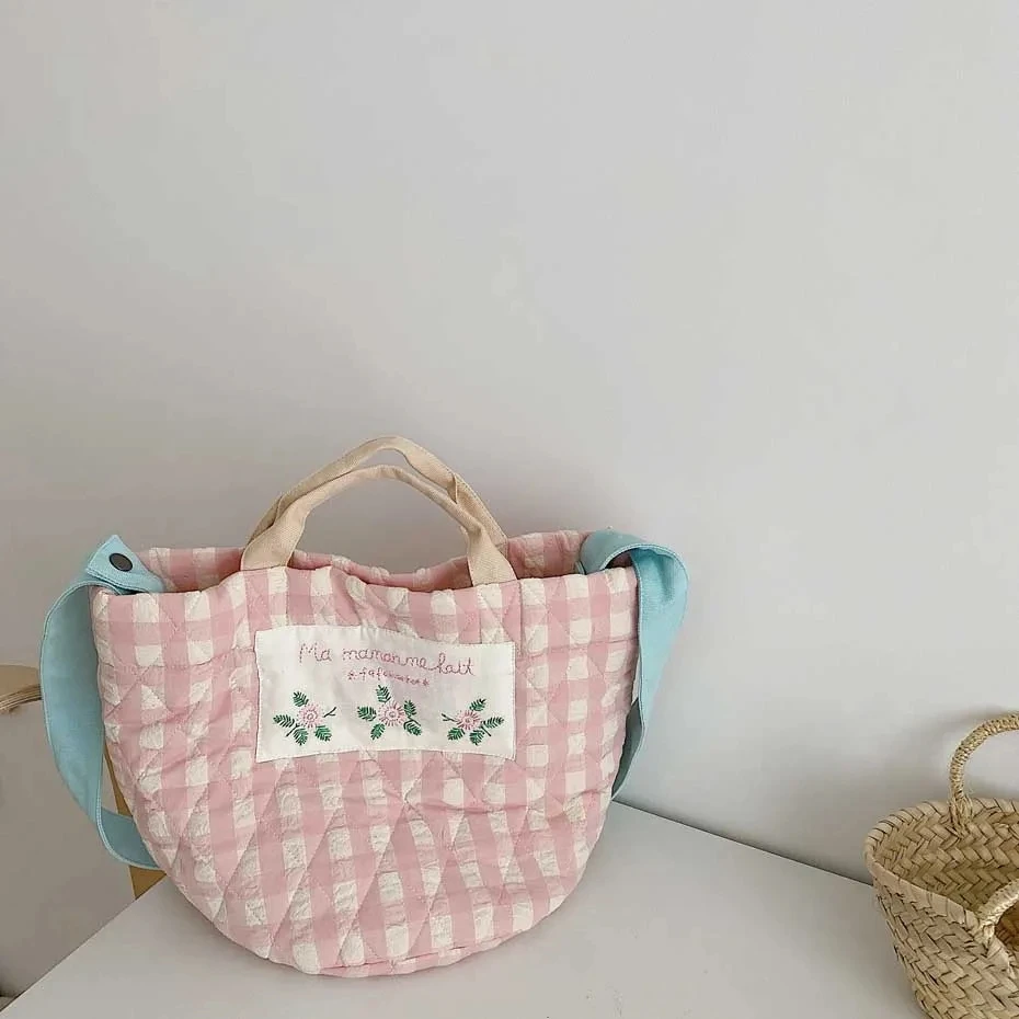 Embroidered Canvas Cotton Hand Carrying Messenger Bag Flower Handbag Women's Large Capacity Bucket Mommy Bags
Embroidered Canvas Cotton Hand Carrying Messenger Bag Flower Handbag Women's Large Capacity Bucket Mommy Bags