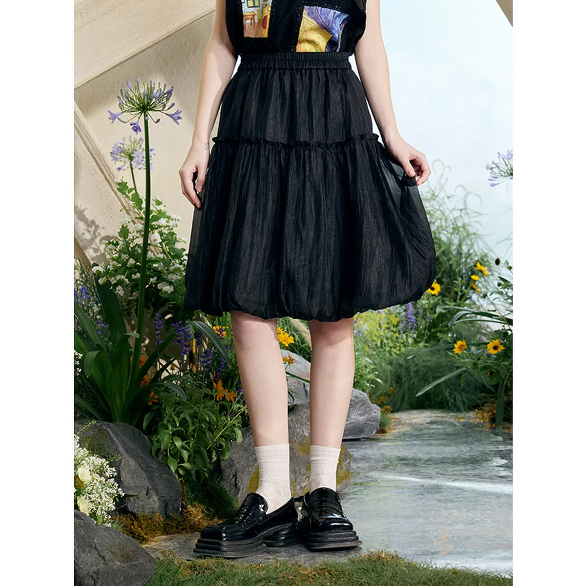 Van Gogh-Inspired Bubble Universe Pleated Organza Skirt
Van Gogh-Inspired Bubble Universe Pleated Organza Skirt