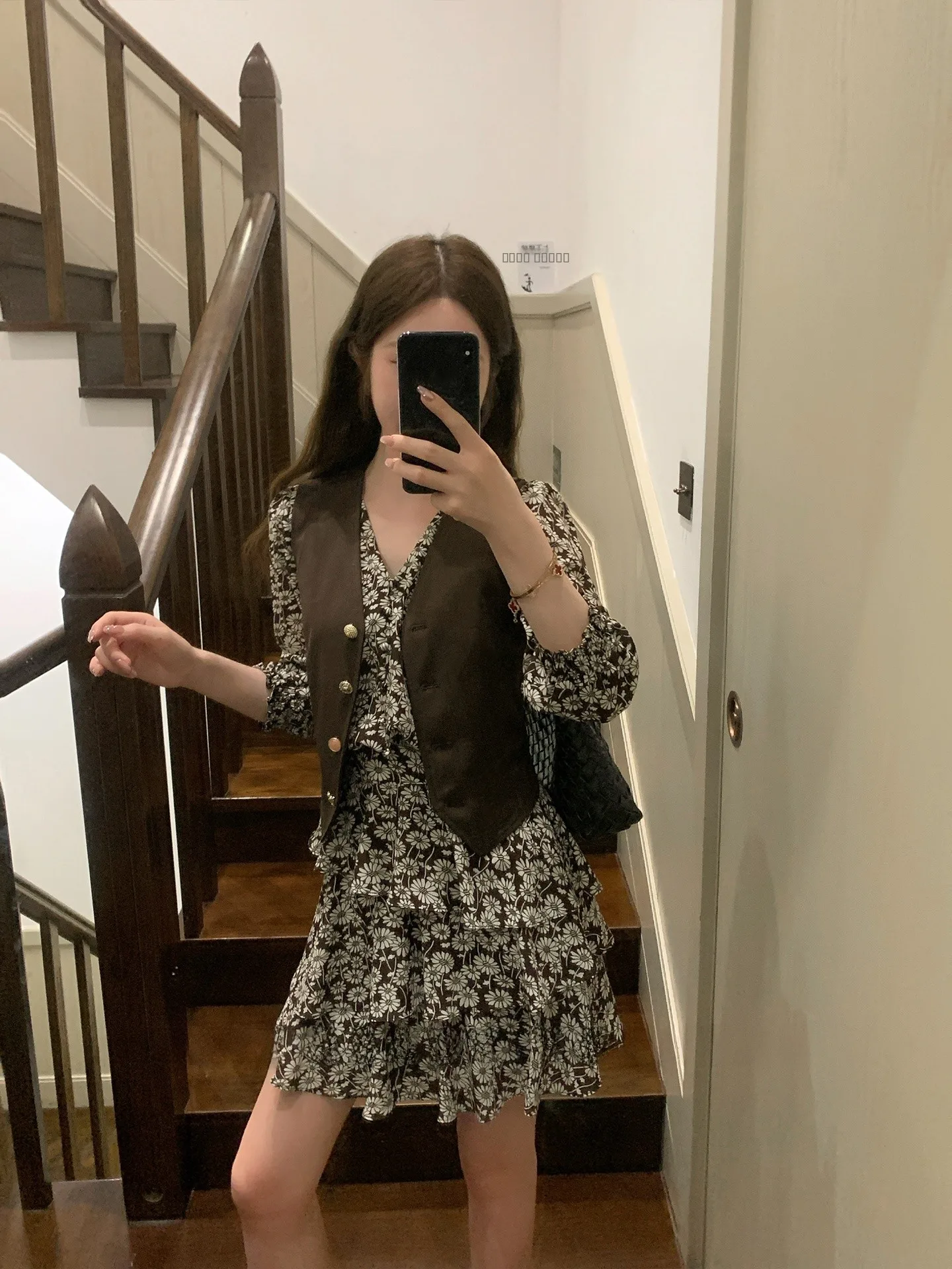 Жилет-топ женский в стиле ретро Gypsy Girl, цвет кофе, новинка весны 2026, верхняя одежда
Жилет-топ женский в стиле ретро Gypsy Girl, цвет кофе, новинка весны 2026, верхняя одежда