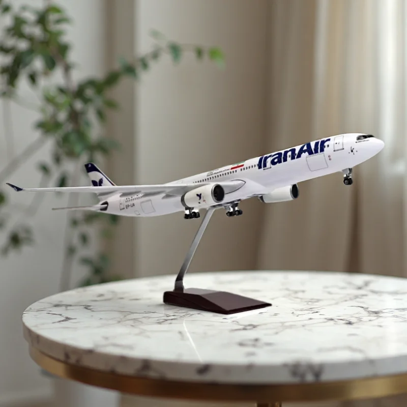 1:135 Scale Airplanes Diecast A330 Iran Airways 47cm Resin Model Planes Aviation Souvenir Decoration Home With LED Light Stand
1:135 Scale Airplanes Diecast A330 Iran Airways 47cm Resin Model Planes Aviation Souvenir Decoration Home With LED Light Stand