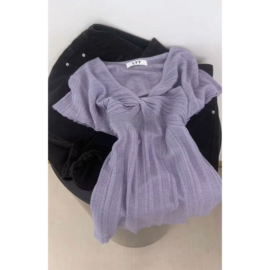 Chic Knot V-Neck Short Sleeve T-Shirt Women's Summer 2026 New Style Slim Fit Design Sense Top Gentle Style Knitted Skin-Frien...
Chic Knot V-Neck Short Sleeve T-Shirt Women's Summer 2026 New Style Slim Fit Design Sense Top Gentle Style Knitted Skin-Frien...