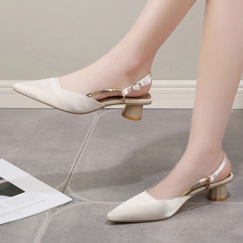 2022 New Fashion Patent Point Toe Summer Sandals Women Knitted Slingback Low Heel Shoes Butterfly Ribbon Bow Spring Autumn Pumps
2022 New Fashion Patent Point Toe Summer Sandals Women Knitted Slingback Low Heel Shoes Butterfly Ribbon Bow Spring Autumn Pumps