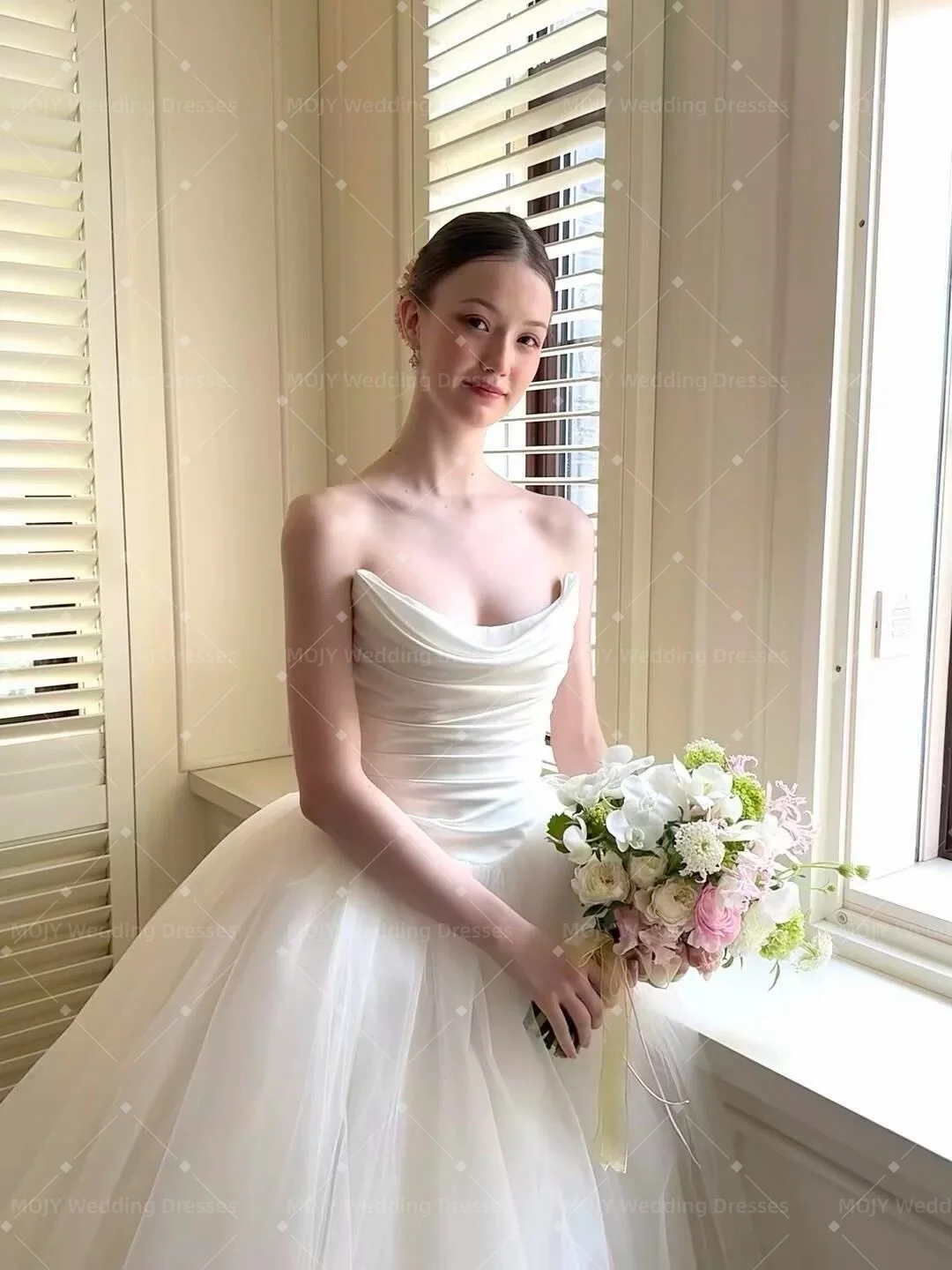 Mojy Princess A Line Tulle Korea Wedding Dresses Strapless Bride PhotoShoot Dress Customized Floor Length Puffy Long Bride Gown
Mojy Princess A Line Tulle Korea Wedding Dresses Strapless Bride PhotoShoot Dress Customized Floor Length Puffy Long Bride Gown