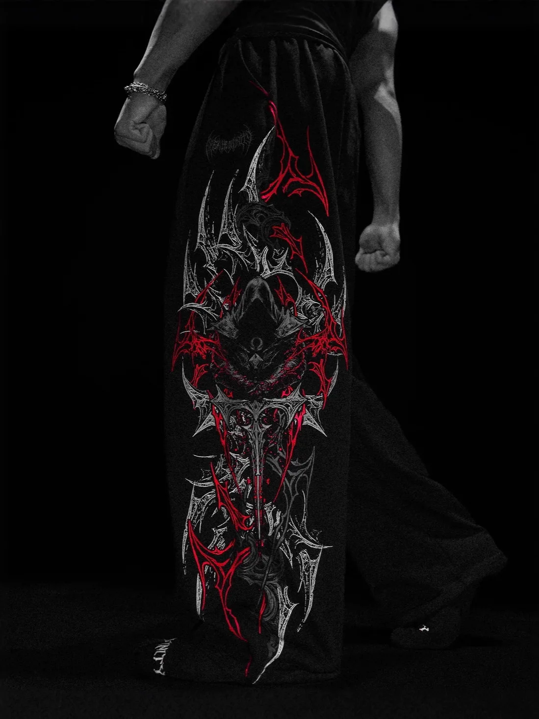 Американские брюки для фитнеса с принтом черепа, повседневные свободные прямые хлопковые брюки для мужчин, длинные брюки для отдыха Spor
Американские брюки для фитнеса с принтом черепа, повседневные свободные прямые хлопковые брюки для мужчин, длинные брюки для отдыха Spor