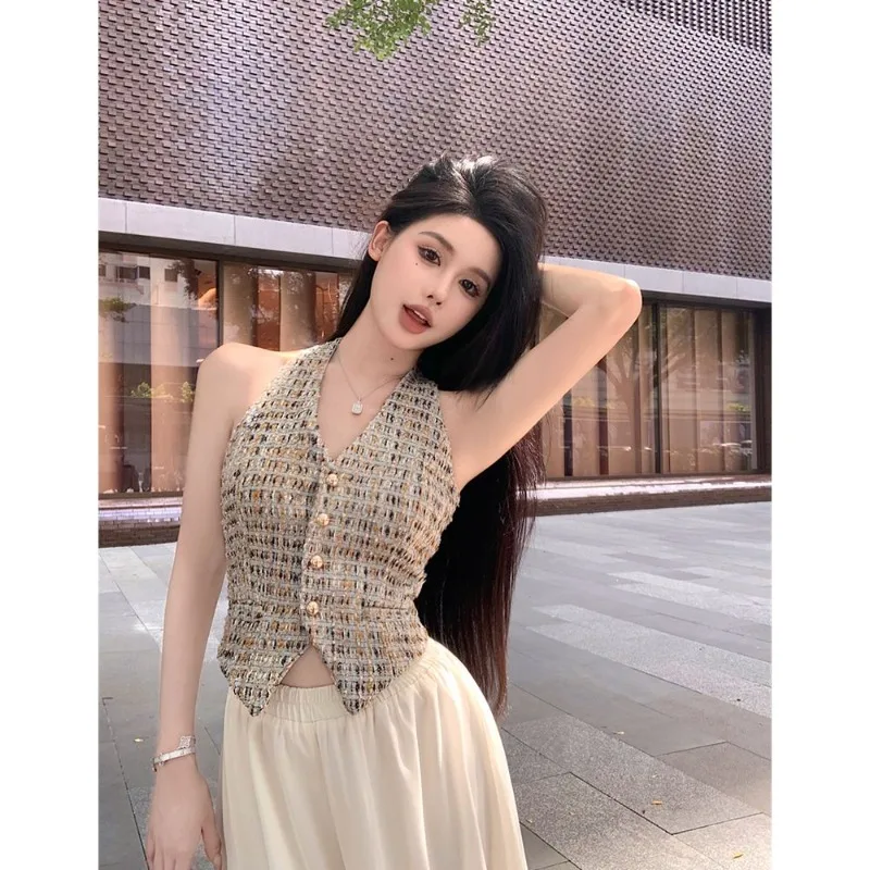 French Style Small Fragrance Temperament Woven Neck Hanging Vest Women's Summer Vest High-end Sleeveless Top Female Clothing
French Style Small Fragrance Temperament Woven Neck Hanging Vest Women's Summer Vest High-end Sleeveless Top Female Clothing