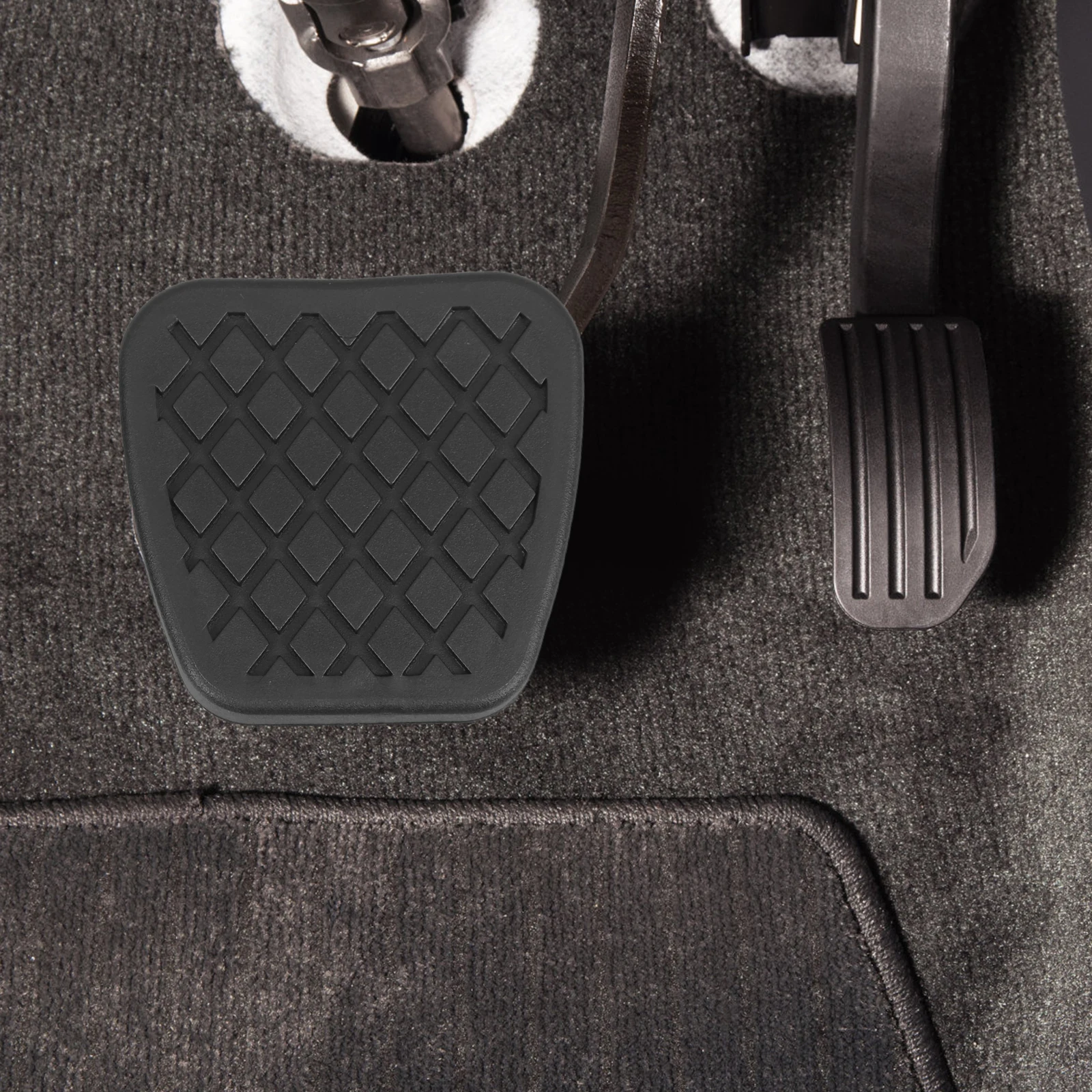 2pcs Car Pedal Covers AntiSlip Grooved Design Rubber Material Universal Fit Clutch Brake Pedal Pads Foot Mat Accessories Car
2pcs Car Pedal Covers AntiSlip Grooved Design Rubber Material Universal Fit Clutch Brake Pedal Pads Foot Mat Accessories Car