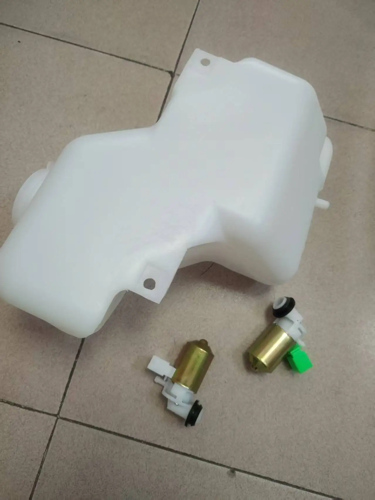 Wiper Washer Bottle 2 Pumps fits Nissan Patrol GQ Y60 TD42 TB42 Car Glass Spray Bottle Washer
Wiper Washer Bottle 2 Pumps fits Nissan Patrol GQ Y60 TD42 TB42 Car Glass Spray Bottle Washer