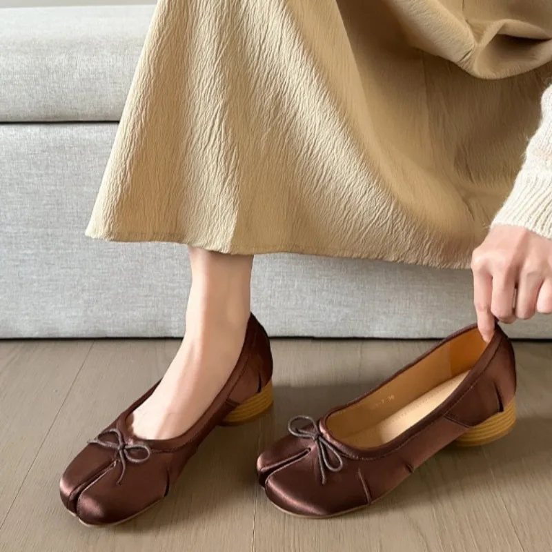 New Women Mary Jane Shoes Exquisite Japanese Style Low Heels for Woman Elegant Shallow Casual Shoes Designer Shoes Zapatos Mujer
New Women Mary Jane Shoes Exquisite Japanese Style Low Heels for Woman Elegant Shallow Casual Shoes Designer Shoes Zapatos Mujer