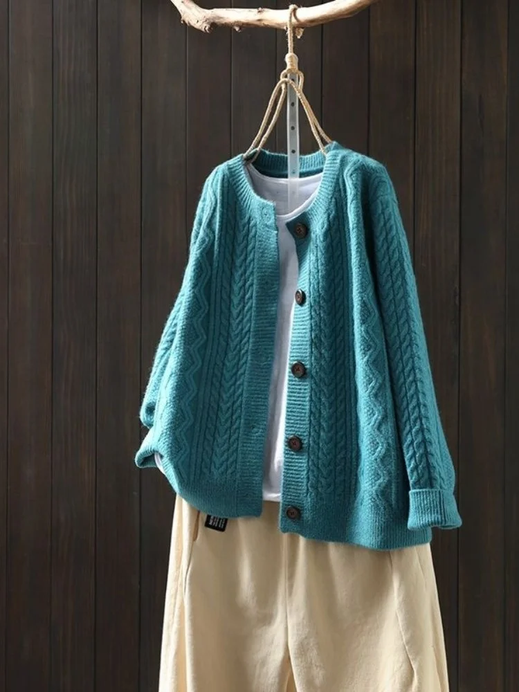Ретро-кардиган вязаный женский свободного кроя с круглым вырезом, универсальный, с узором косы, укороченный, стройнящий, верхняя одежда
Ретро-кардиган вязаный женский свободного кроя с круглым вырезом, универсальный, с узором косы, укороченный, стройнящий, верхняя одежда