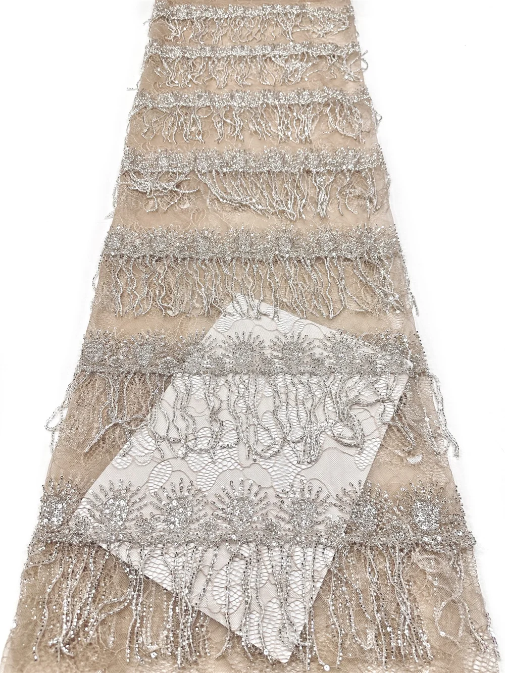 African Lace Fabric Luxury Sequins Beaded Embroidery Beads Nigerian Bridal High Quality French Tulle Lace Fabric For Sequins
African Lace Fabric Luxury Sequins Beaded Embroidery Beads Nigerian Bridal High Quality French Tulle Lace Fabric For Sequins