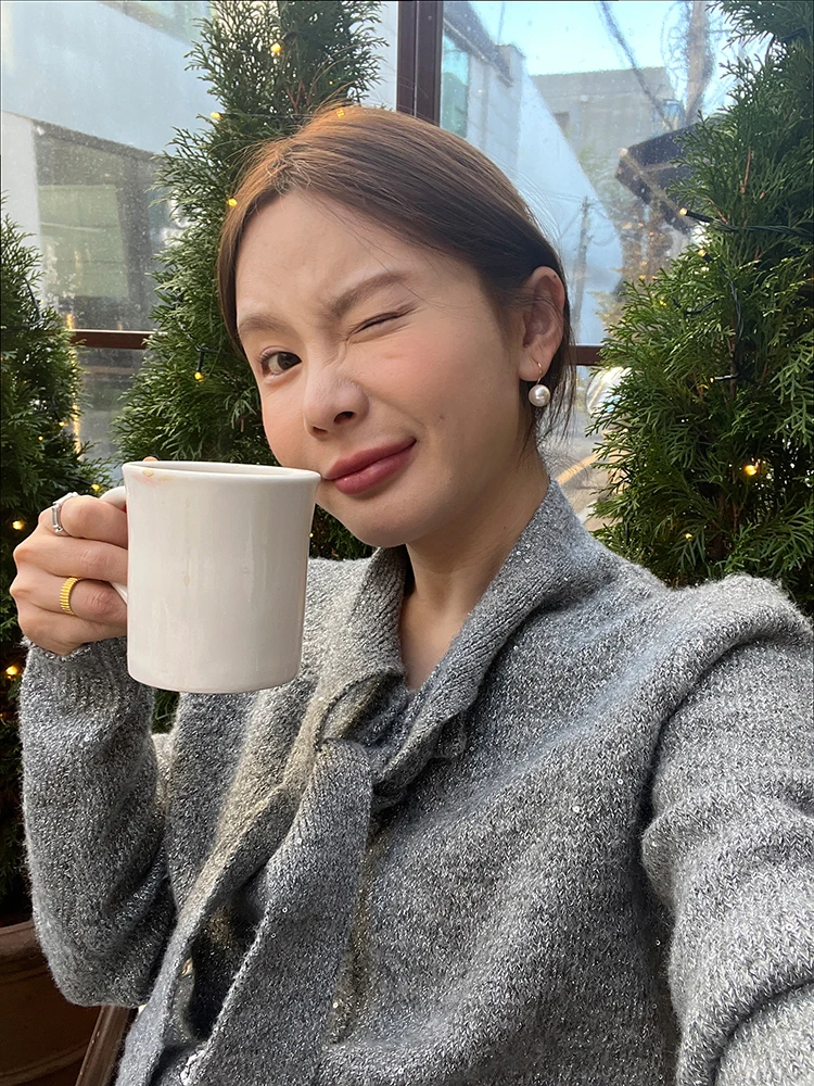 WXLSTUDIO 02 Sparkling Galaxy 00% Wool Knitted Cardigan with Beads Sa Small Fraance Sle Long Sve Collar
WXLSTUDIO 02 Sparkling Galaxy 00% Wool Knitted Cardigan with Beads Sa Small Fraance Sle Long Sve Collar