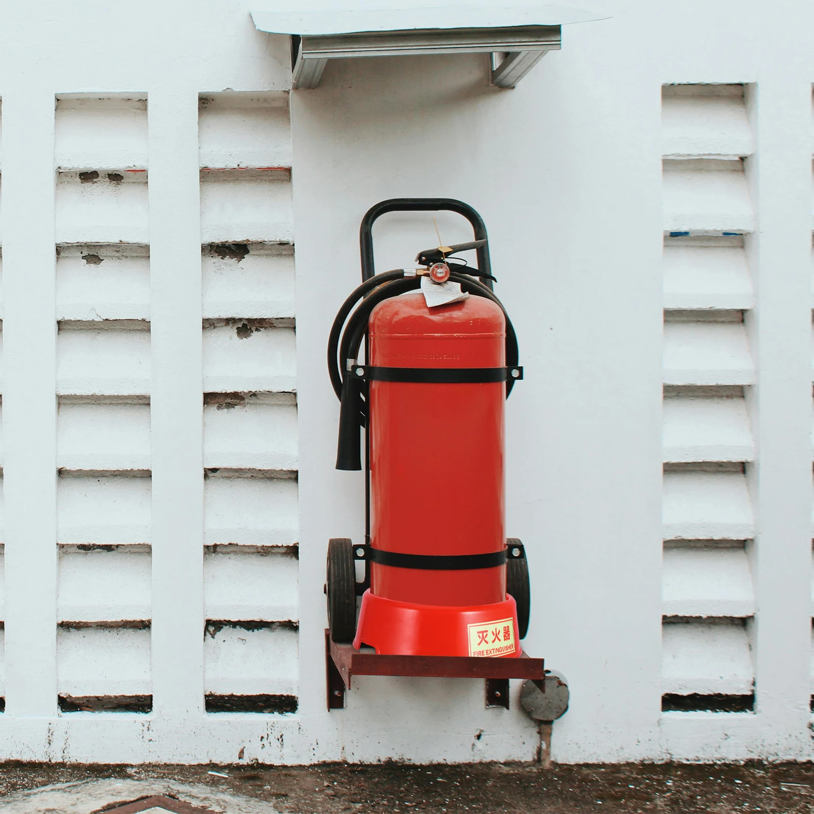 Luminous Fire Plastic Extinguisher Extinguisher Organizer Holder Plastic Holder Stand Bracket Storage Floor Hardware
Luminous Fire Plastic Extinguisher Extinguisher Organizer Holder Plastic Holder Stand Bracket Storage Floor Hardware