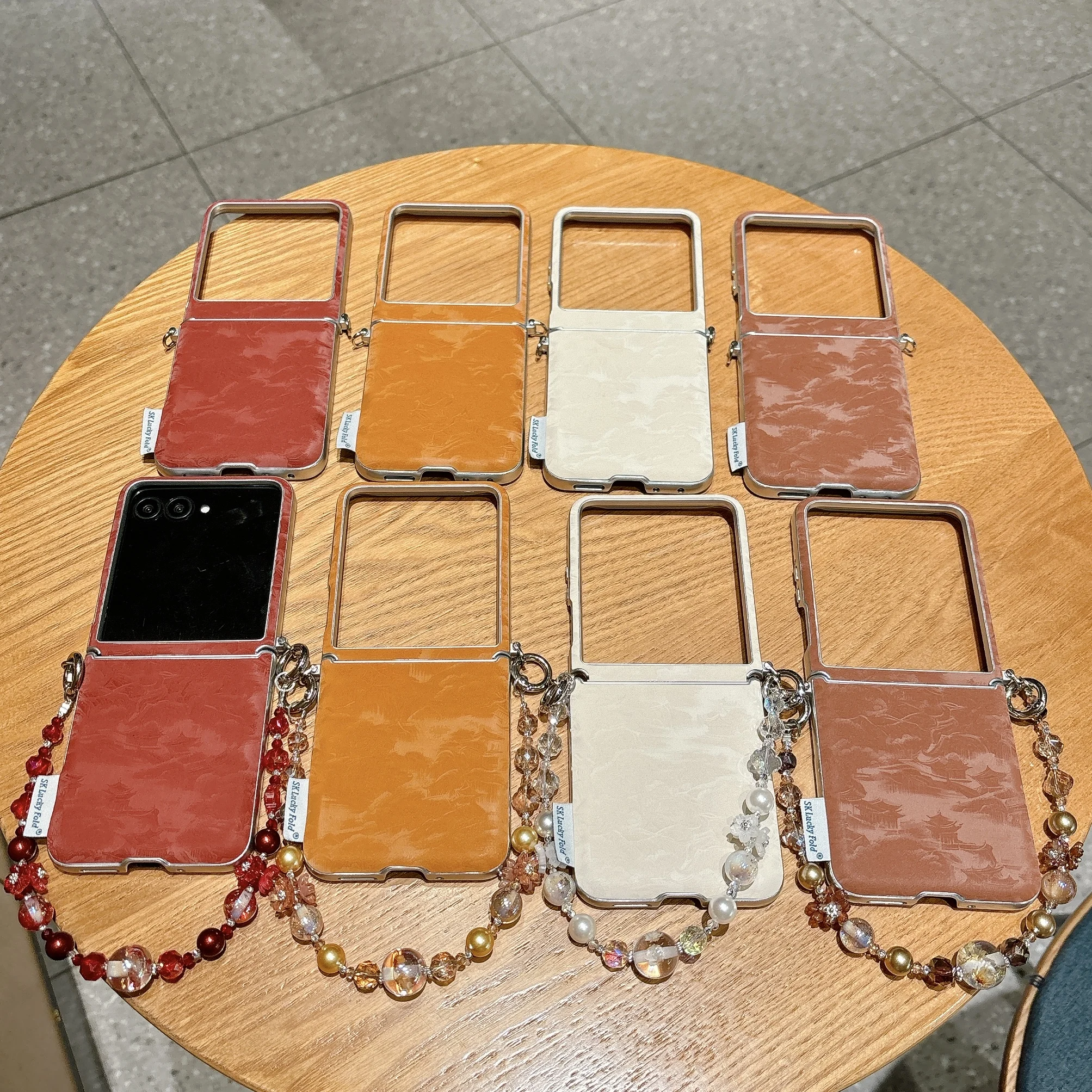 Back Cover For Motorola Moto Razr 50 60 Ultra Case Landscape Painting Pattern Pu Leather Bracelet Wristband Chain Hard PC Case
Back Cover For Motorola Moto Razr 50 60 Ultra Case Landscape Painting Pattern Pu Leather Bracelet Wristband Chain Hard PC Case