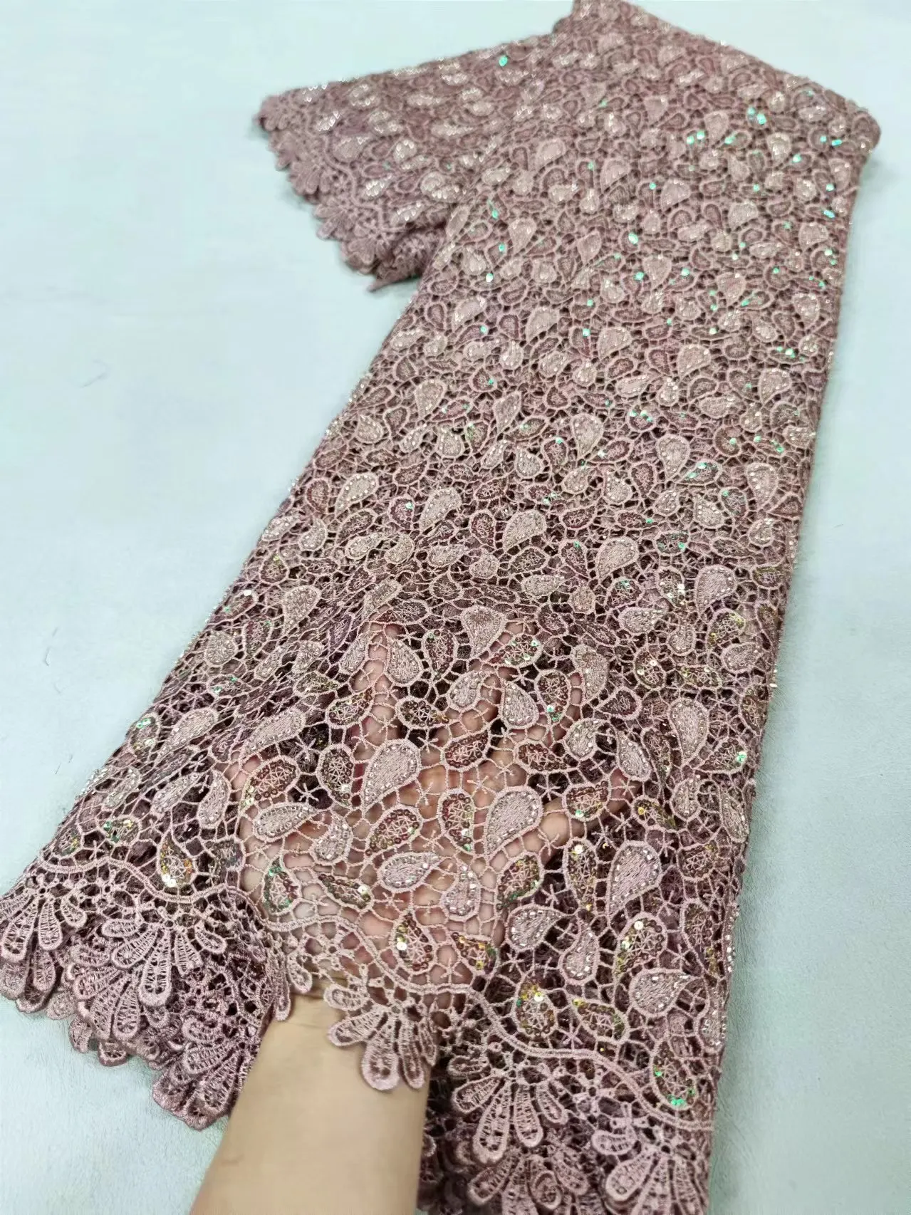 2024 High Quality African Nigerian Tulle Lace Fabric Cotton Wedding Party Dress Sequins For Sewing Water Soluble 5Yards XL008
2024 High Quality African Nigerian Tulle Lace Fabric Cotton Wedding Party Dress Sequins For Sewing Water Soluble 5Yards XL008