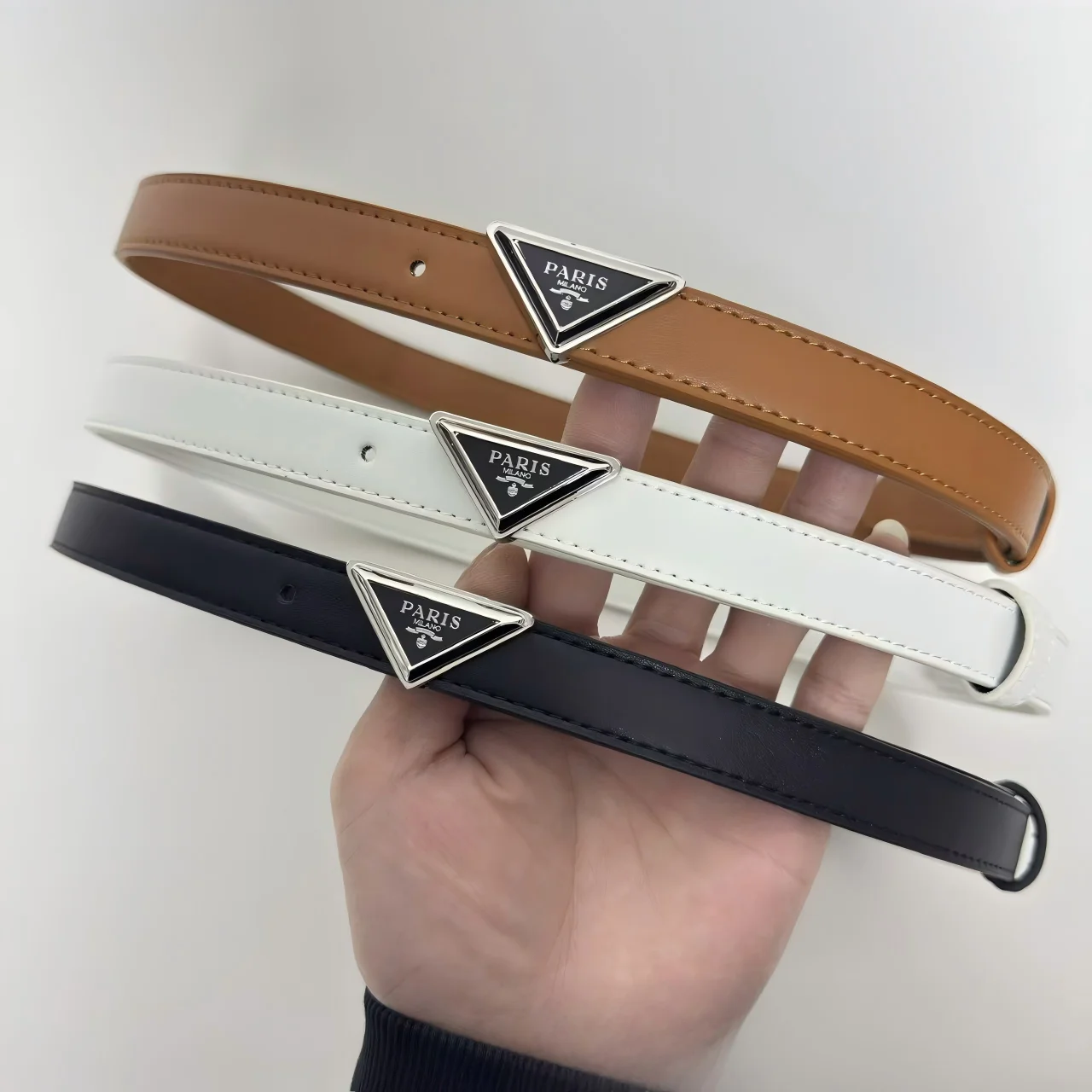 Y2k~2026 New Women's Luxury Smooth Buckle Belt, 2cm Wide Bare Leather Belt - Fashionable, Simple and Versatile Pants Belt
Y2k~2026 New Women's Luxury Smooth Buckle Belt, 2cm Wide Bare Leather Belt - Fashionable, Simple and Versatile Pants Belt