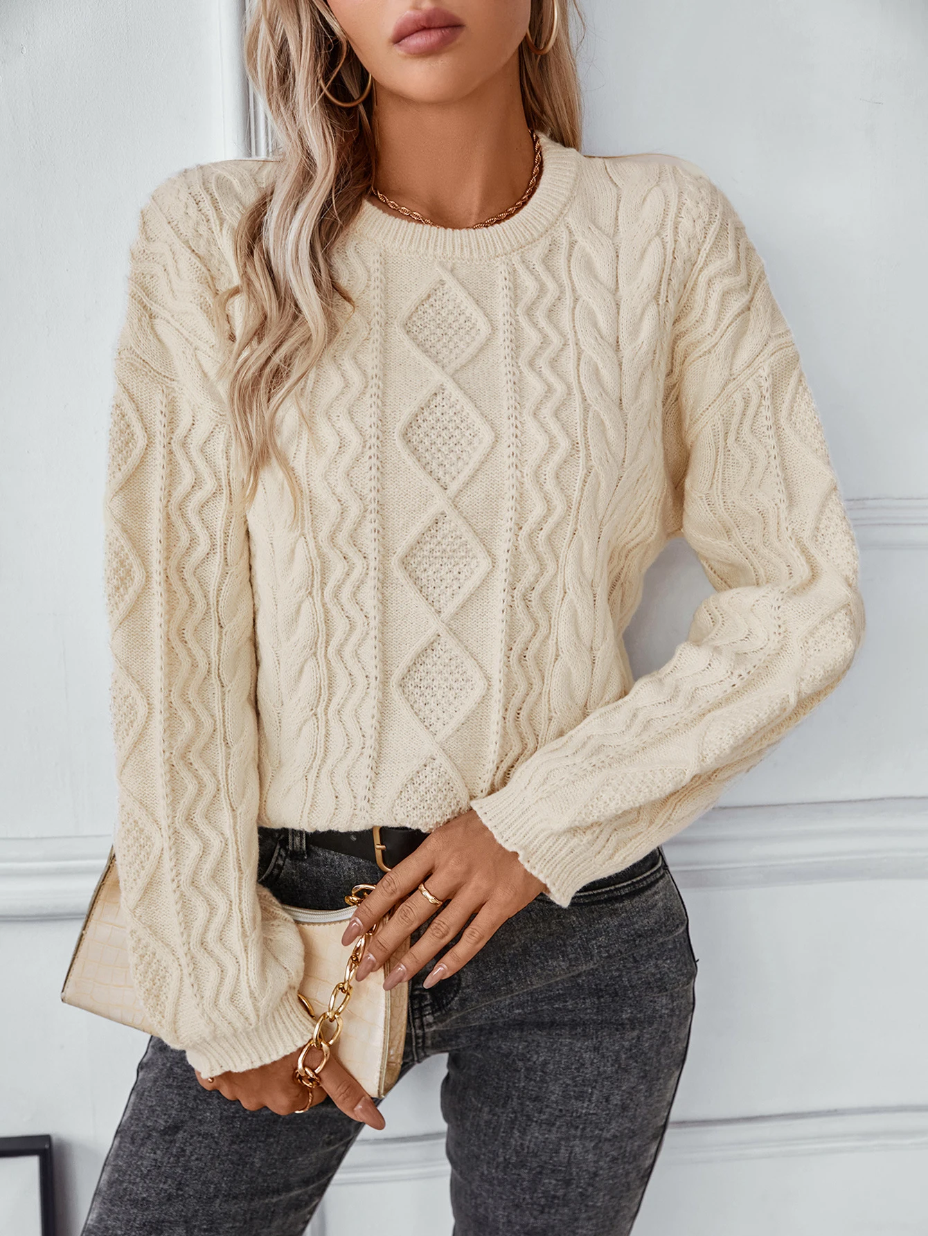 Women's Long Sleeve Crew Neck Sweater Elegant Solid Color Casual Top for Autumn Winter Fashionable Daily Wear
Women's Long Sleeve Crew Neck Sweater Elegant Solid Color Casual Top for Autumn Winter Fashionable Daily Wear