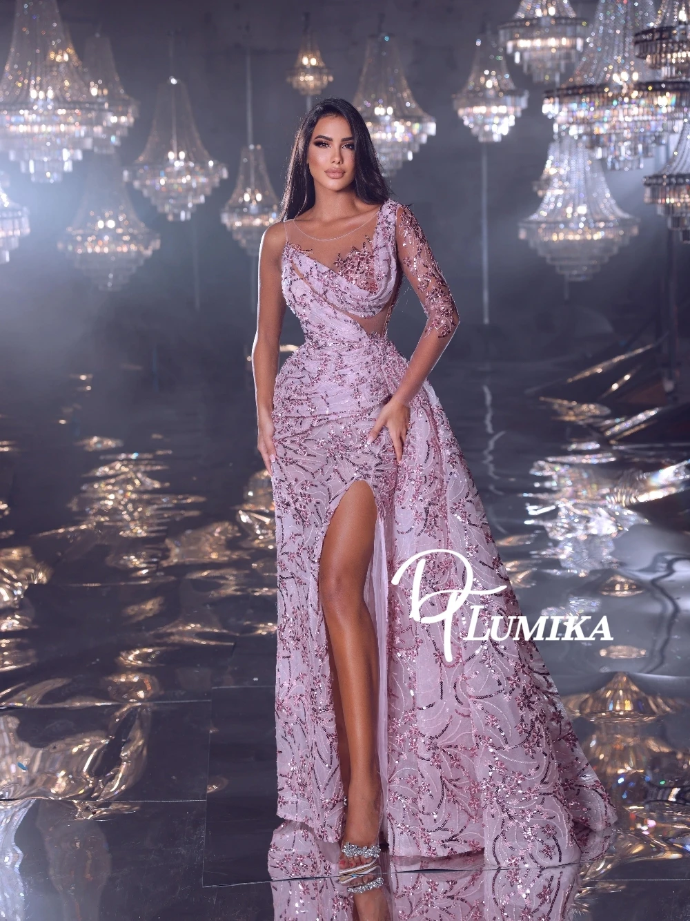 Sparkly Lavender Pink One Shoulder Evening Dress Sheer Mesh Sleeve Cutout Sequin Embroidery High Slit Formal Gown For Gala Event
Sparkly Lavender Pink One Shoulder Evening Dress Sheer Mesh Sleeve Cutout Sequin Embroidery High Slit Formal Gown For Gala Event