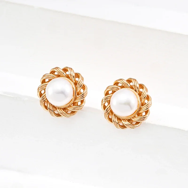 High Quality 925 Silver Extremely Simple French Style Series Retro Gold Color Pearl Stud Dangle Earrings for Women Birthday Gift
High Quality 925 Silver Extremely Simple French Style Series Retro Gold Color Pearl Stud Dangle Earrings for Women Birthday Gift