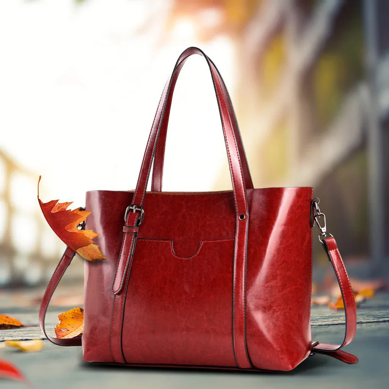 Brand High-Grade Leather European And American Style Cowhide Fashion Luxury New Fashion Handbags Large Chic Lady Bag
Brand High-Grade Leather European And American Style Cowhide Fashion Luxury New Fashion Handbags Large Chic Lady Bag