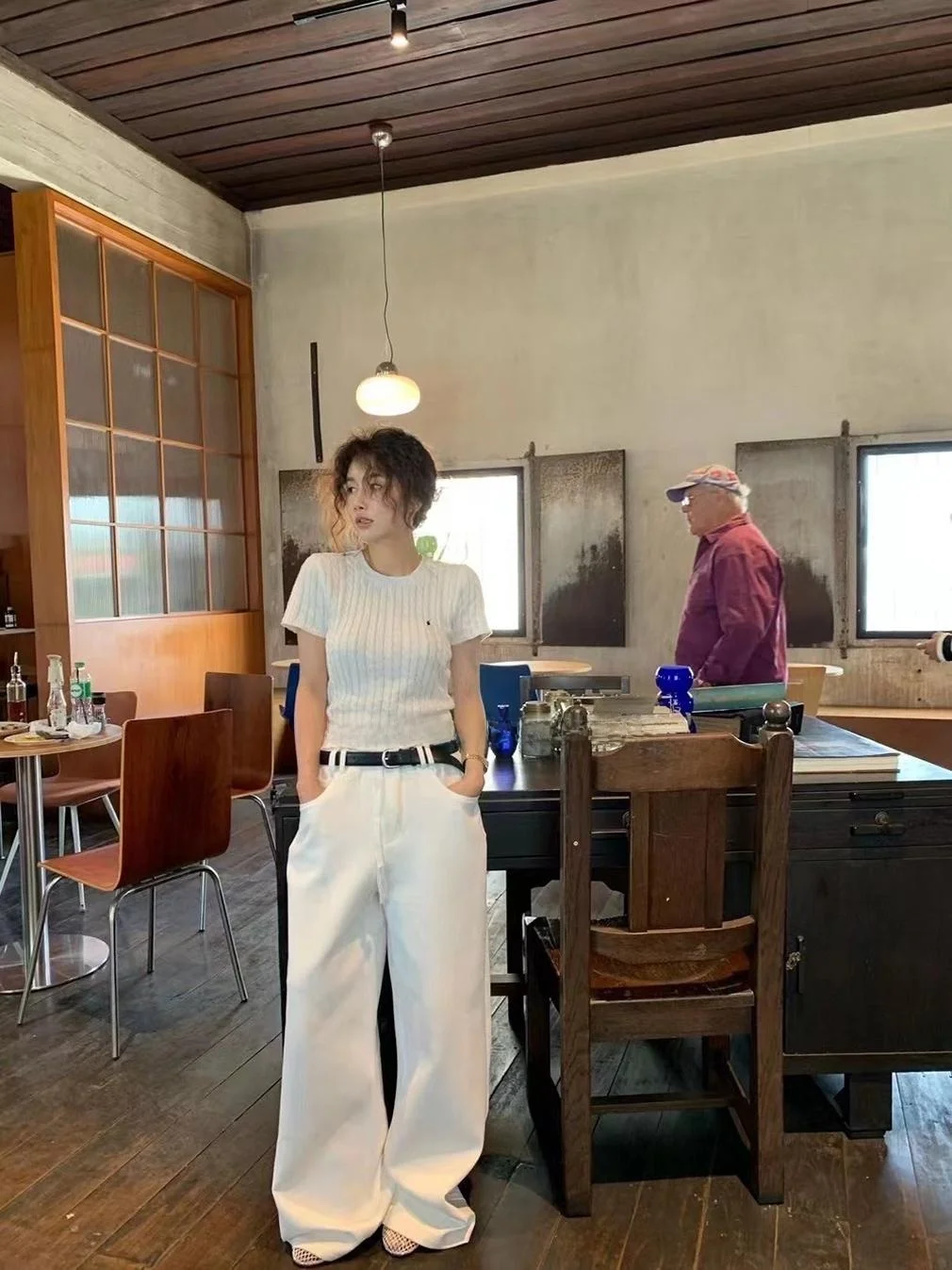 Брюки женские прямые повседневные с эффектом похудения, с белым поясом, драпированные, комфортные, из полиэстера, модные
Брюки женские прямые повседневные с эффектом похудения, с белым поясом, драпированные, комфортные, из полиэстера, модные