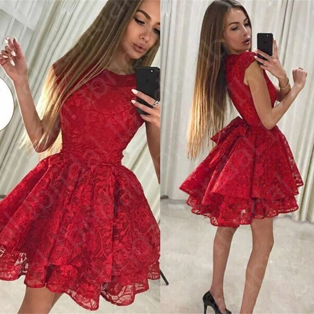 Classic Latest Red Homecoming Gowns Lace Short Wedding Party Cap Sleeves Round Neck Cocktail Dresses Mini Length 2022
Classic Latest Red Homecoming Gowns Lace Short Wedding Party Cap Sleeves Round Neck Cocktail Dresses Mini Length 2022