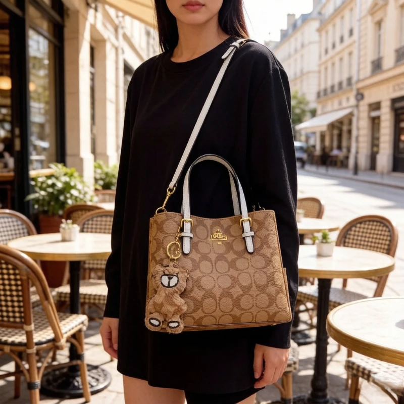 Vintage Fashionable Diaper Bag Solid Color Leather Shoulder Bag Luxury Designer Tote Large Capacity Best For Shopping
Vintage Fashionable Diaper Bag Solid Color Leather Shoulder Bag Luxury Designer Tote Large Capacity Best For Shopping