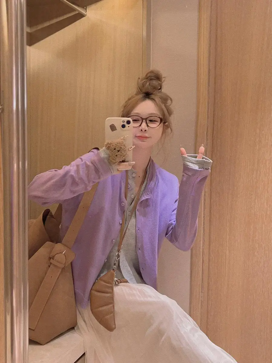 Вязаный свитер Yukiss Miu Style из тонкого материала, холодный белый цвет, создающий атмосферу, имитация двухслойности, корейский свободный крой, длинный рукав, круглый вырез...
Вязаный свитер Yukiss Miu Style из тонкого материала, холодный белый цвет, создающий атмосферу, имитация двухслойности, корейский свободный крой, длинный рукав, круглый вырез...