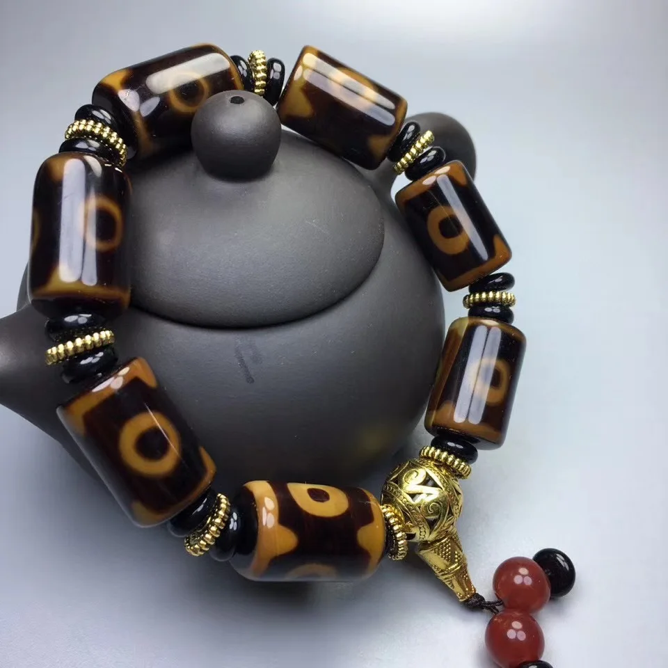 Natural Tibetan Agate Three Eye Bucket Beads with Tibetan Silver Three-way National Style Bracelet, Men's Versatile Bracelet
Natural Tibetan Agate Three Eye Bucket Beads with Tibetan Silver Three-way National Style Bracelet, Men's Versatile Bracelet