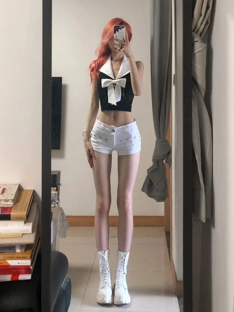 Sexy American Style Low Waist Shorts Women Summer Y2K Hot Pants Rivet White Bodycon Denim Shorts Butt Enhancing Short Skirt
Sexy American Style Low Waist Shorts Women Summer Y2K Hot Pants Rivet White Bodycon Denim Shorts Butt Enhancing Short Skirt