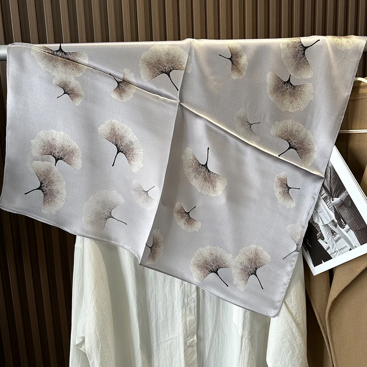 Женский 100% шелковый фиолетовый саржевый платок, квадратный шарф, шаль, шейный платок, хиджаб, бандана-элегантный квадратный шелковый аксессуар
Женский 100% шелковый фиолетовый саржевый платок, квадратный шарф, шаль, шейный платок, хиджаб, бандана-элегантный квадратный шелковый аксессуар