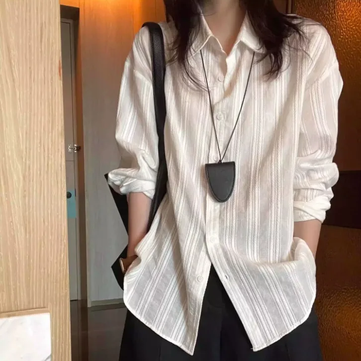 plus Size Women's Shirt Summer 2026 Fashion Floral Embroidery Long Sleeve Cotton Linen Sun Protection Outerwear Top
plus Size Women's Shirt Summer 2026 Fashion Floral Embroidery Long Sleeve Cotton Linen Sun Protection Outerwear Top